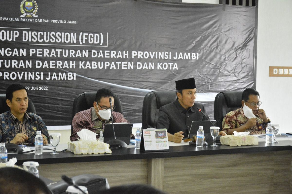 Sinkronkan Ranperda dan peraturan pemerintah, DPRD Provinsi Jambi gelar FGD