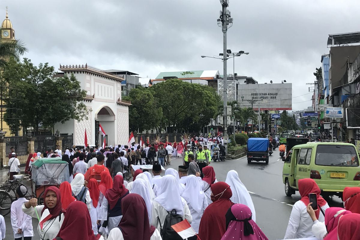 Sambut Tahun Baru Islam, ribuan warga di Ambon lakukan pawai akbar