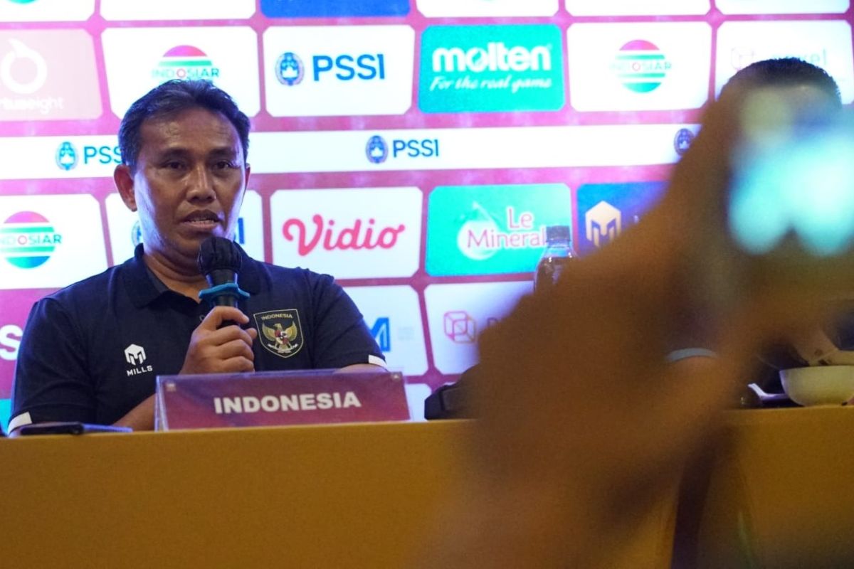 Bima Sakti: Timnas U-16 tak harus ikuti taktik Shin Tae-yong