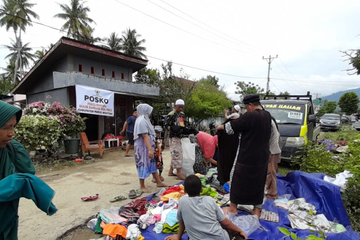 DMI Sulteng  salurkan logistik untuk korban banjir Parigi