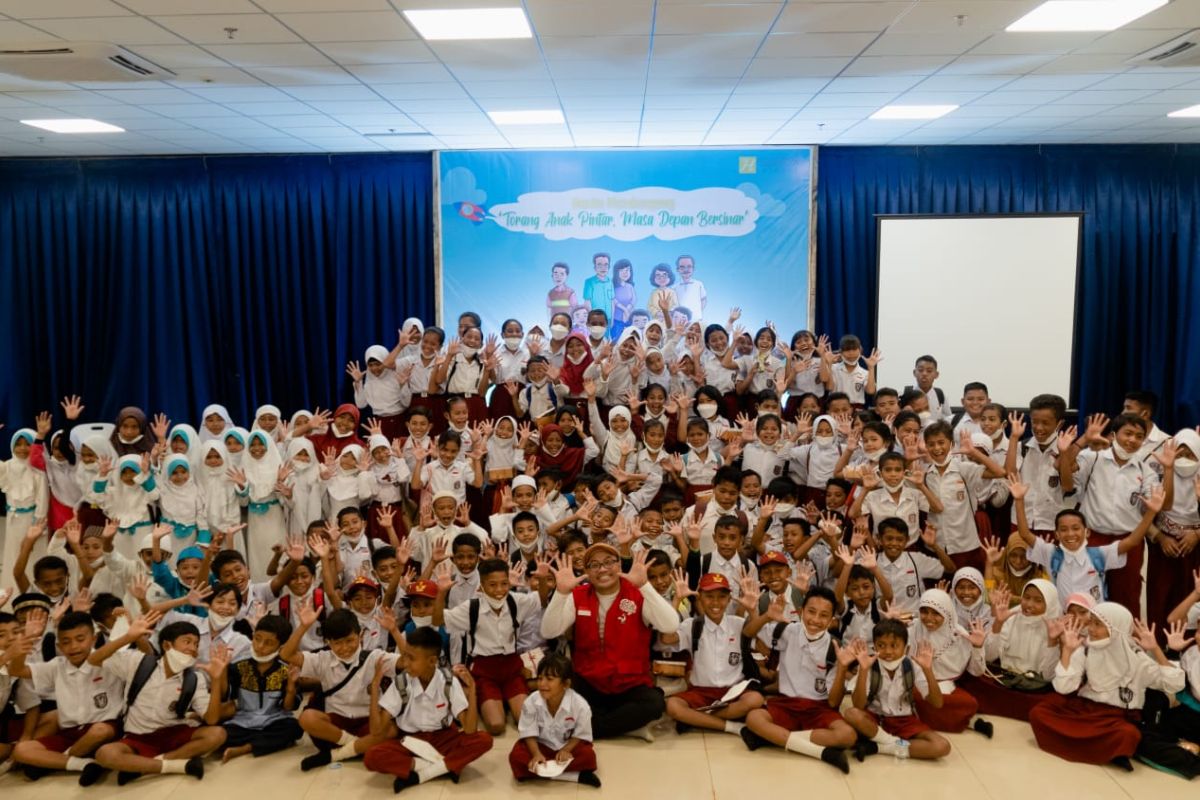 Ratusan anak Pulau Obi dengarkan dongeng peringati Hari Anak Nasional