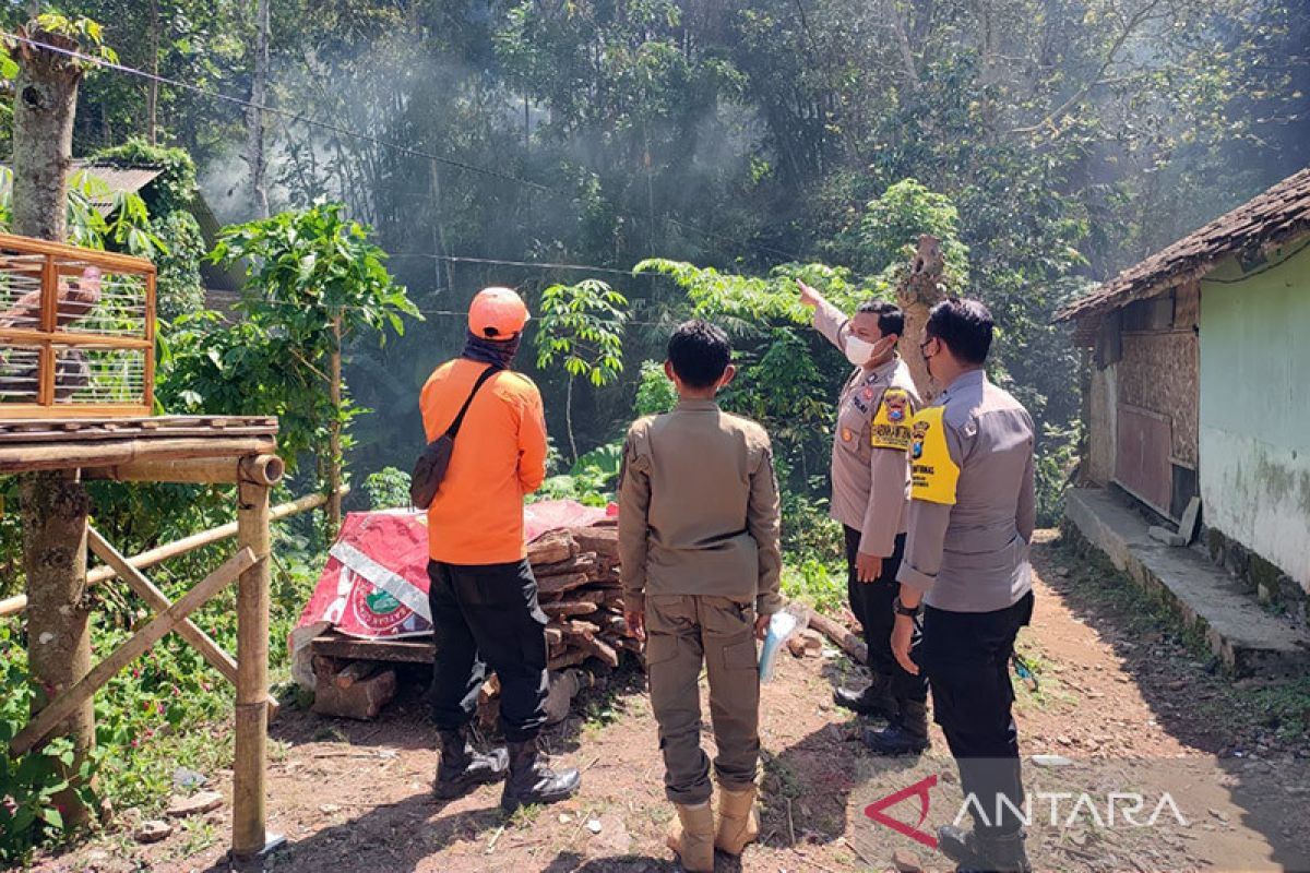 Polres dan BPBD Jember lakukan mitigasi naiknya status Gunung Raung