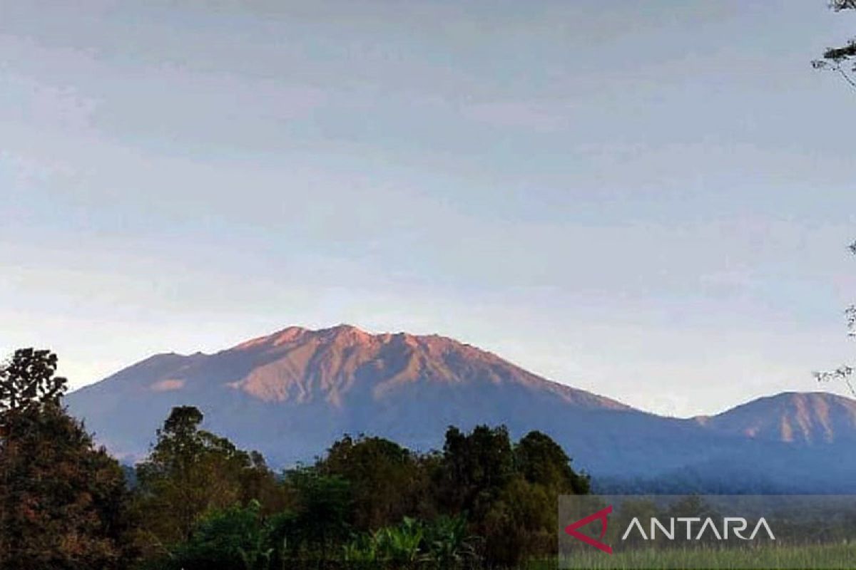 Gunung Ruang di Sulawesi Utara alami peningkatan kegempaan vulkanik