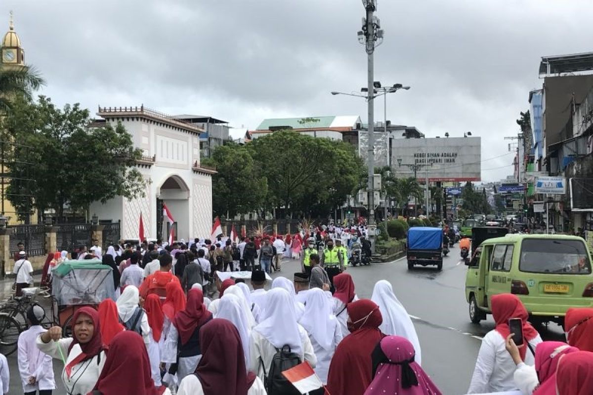 Ribuan warga di Ambon melakukan Pawai Akbar sambut tahun baru Islam 1444 Hijriah
