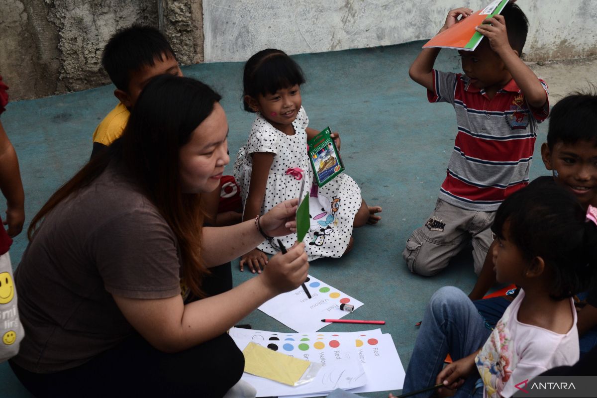 Orang tua perlu perhatikan kemampuan anak dalam mengajarkan bahasa