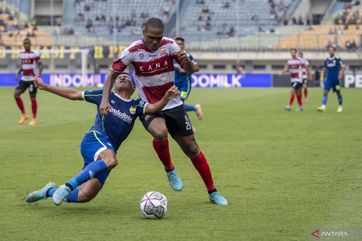 Liga 1 Indonesia - Madura United kalahkan Persib 3-1