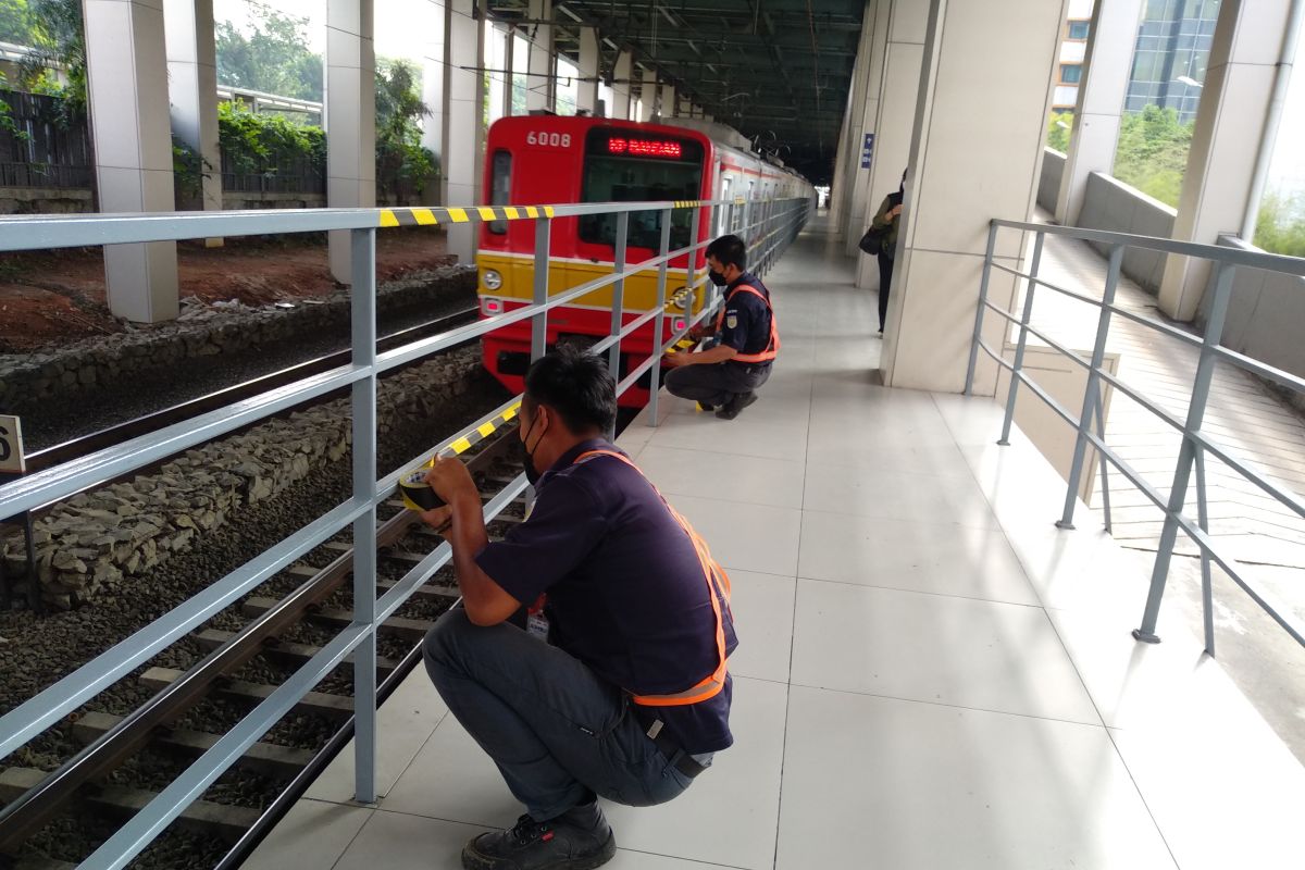 Uji coba Stasiun BNI City hari kedua untuk penumpang KRL berjalan lancar