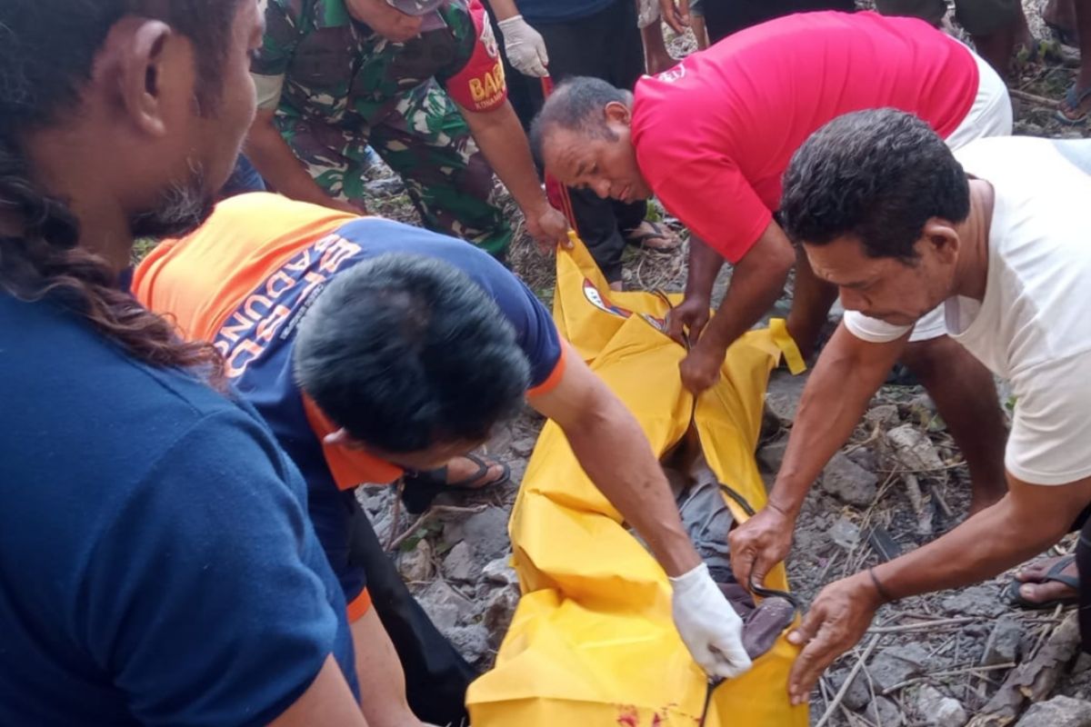 Polresta Denpasar evakuasi jenazah pria masuk jurang sedalam 15 meter