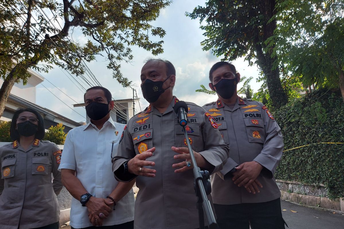 Timsus Polri dalami jarak tembakan di TKP baku tembak antaranggota polisi di rumah Kadiv Propam