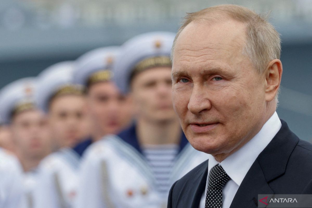 Putin rayakan hari ulang tahun tanpa perayaan besar di Rusia
