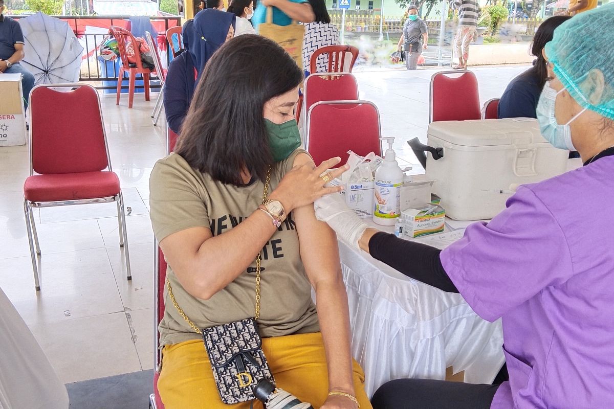 Animo warga Ambon vaksin booster meningkat karena syarat perjalanan diperketat