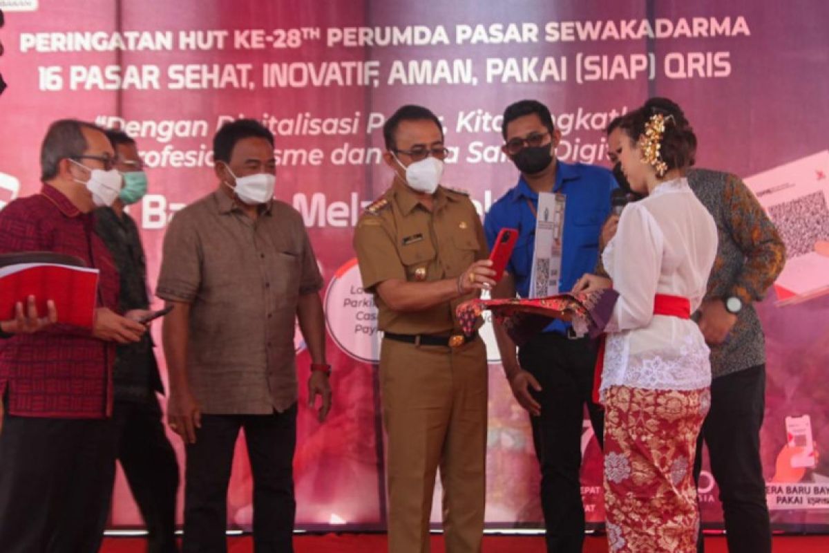 BI Bali-Pemkot Denpasar perluas penggunaan QRIS di 16 pasar