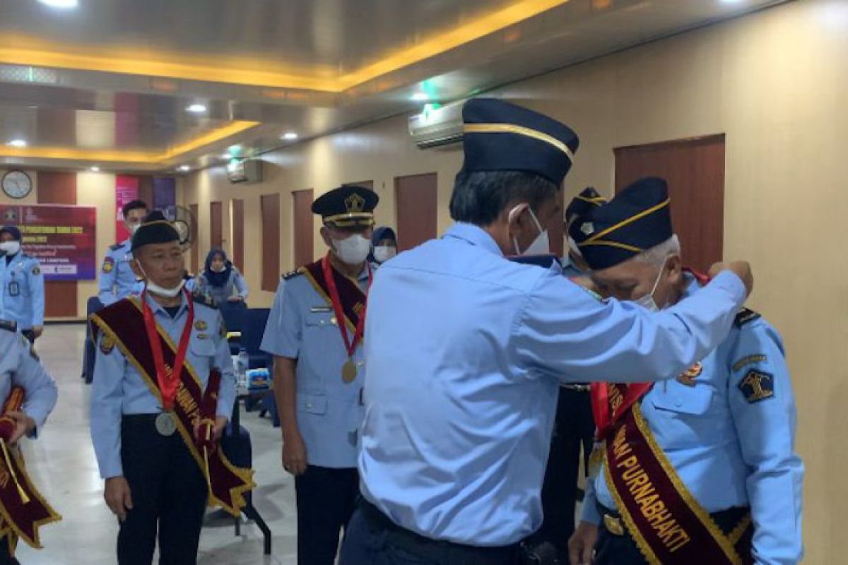 Lapas Rajabasa hadirkan tiga pegawai purnabhakti dalam kegiatan wisuda