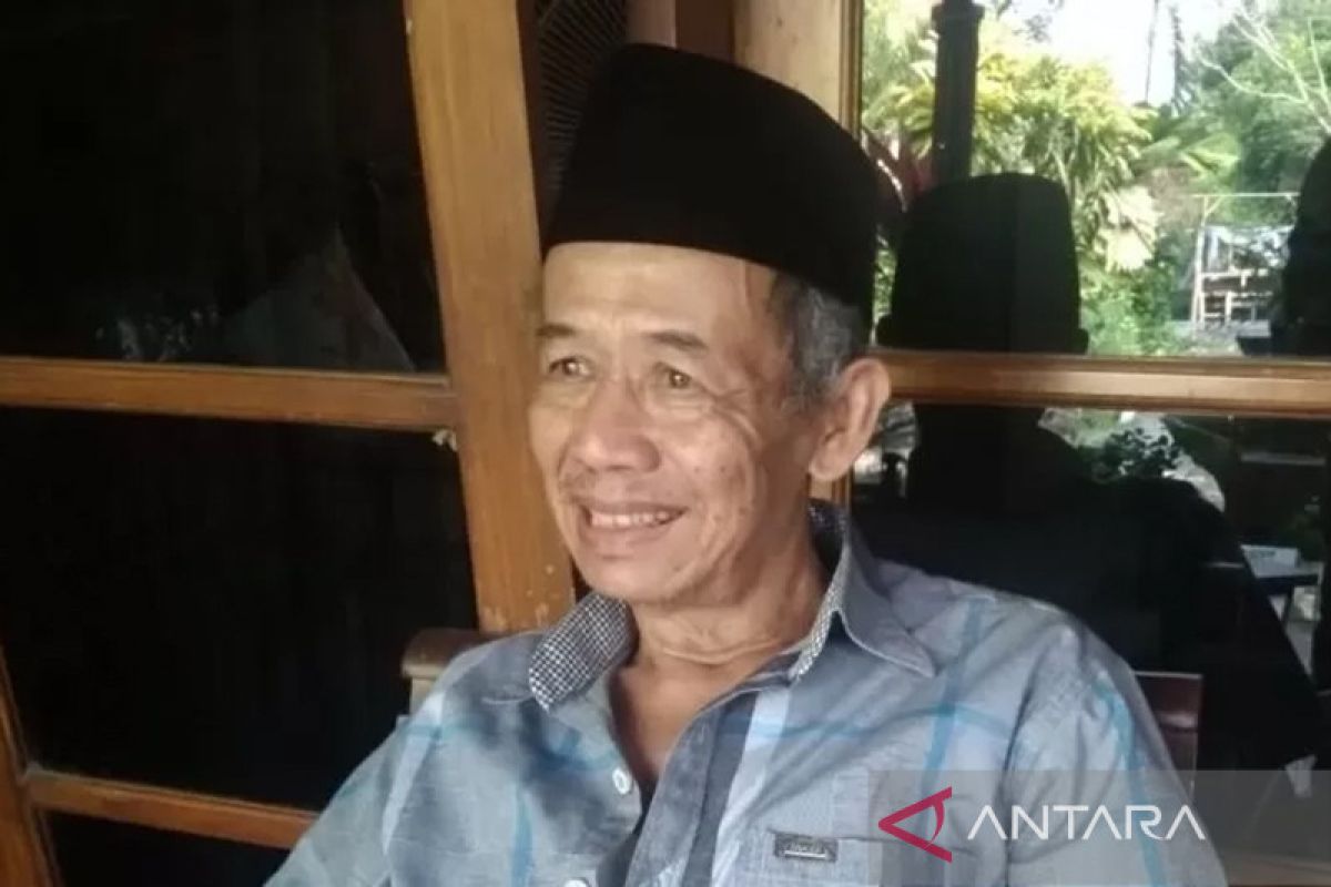 Budayawan Ahmad Tohari: Hormati larangan gelar hajatan pada bulan Sura