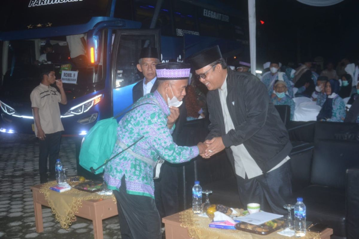 Wakil Bupati Lampung Tengah sambut kepulangan jamaah haji