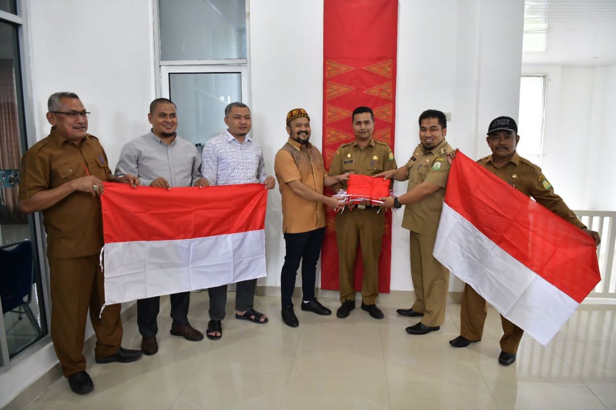 Sambut HUT RI, Aceh Besar  awali Gerakan 10 Juta Bendera Merah Putih