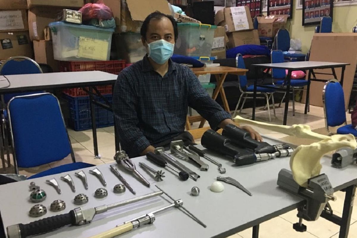 Dosen ITS ciptakan implan tulang pinggul lokal masyarakat Indonesia