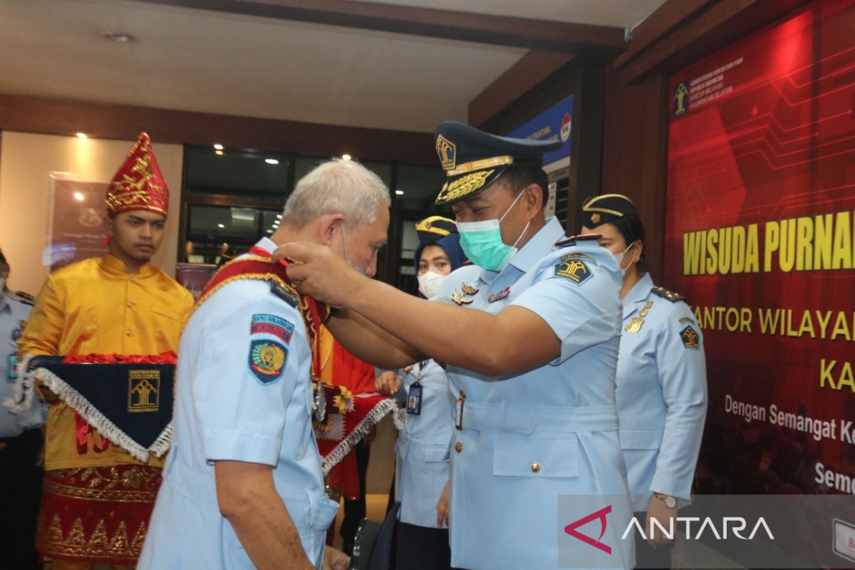 Canda dan tawa penuhi momen kebersamaan pimti dan wisudawan purna bakti Pengayoman