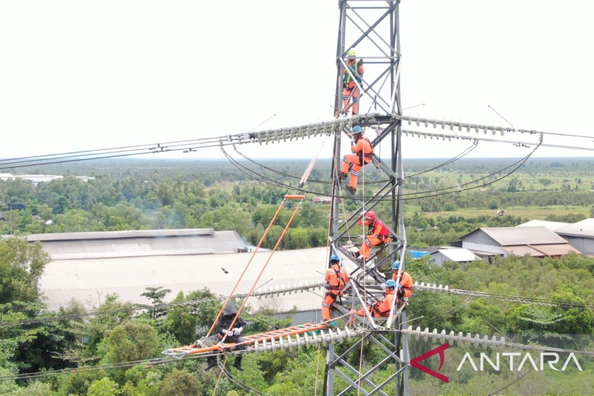 PLN perkuat keandalan listrik layani industri di Kalsel