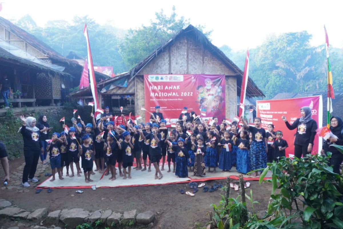 Mensos sapa anak Suku Baduy pada puncak HAN