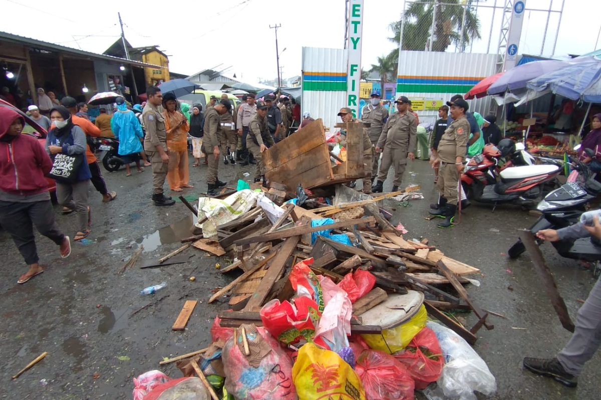 Pemkot Ambon siapkan pos alternatif awasi pedagang Pasar Mardika