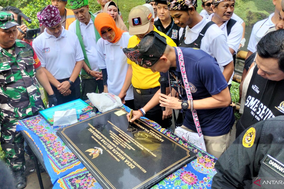 Menparekraf puji keindahan Air Terjun Belitar Seberang