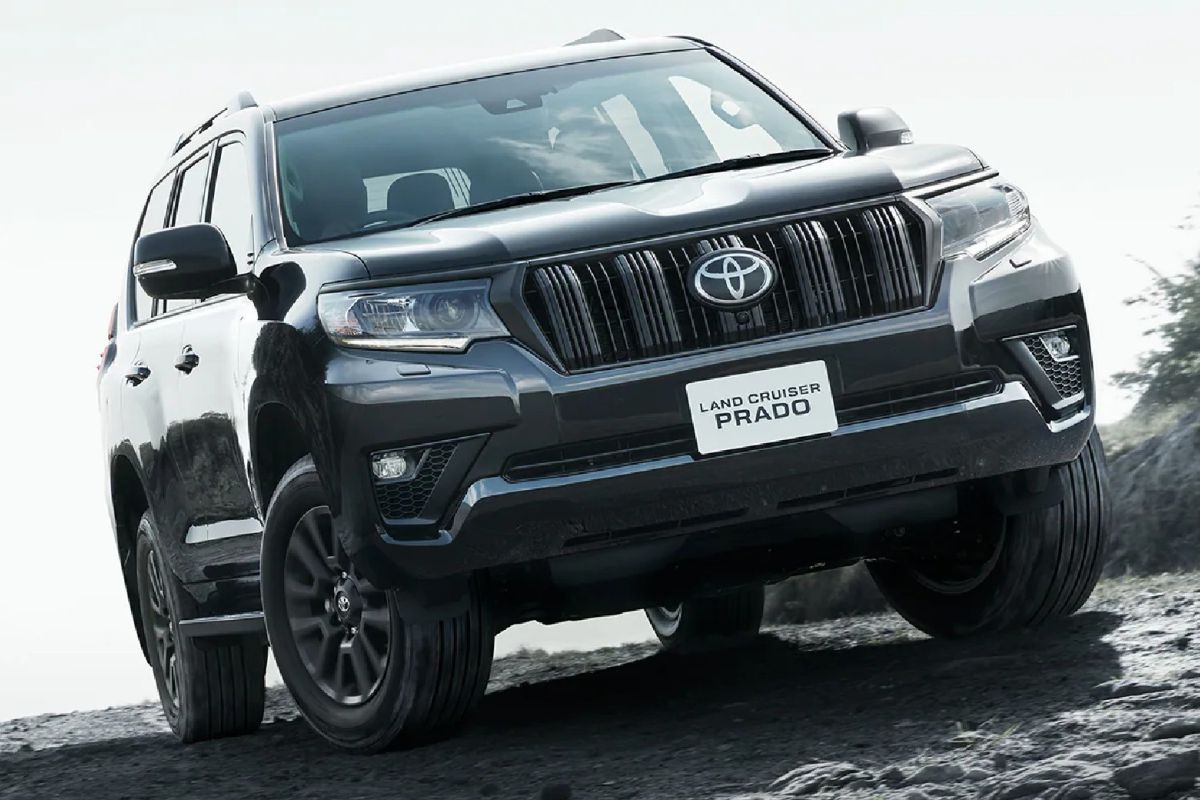 Toyota Land Cruiser Prado "Matt Black Edition" debut di Jepang