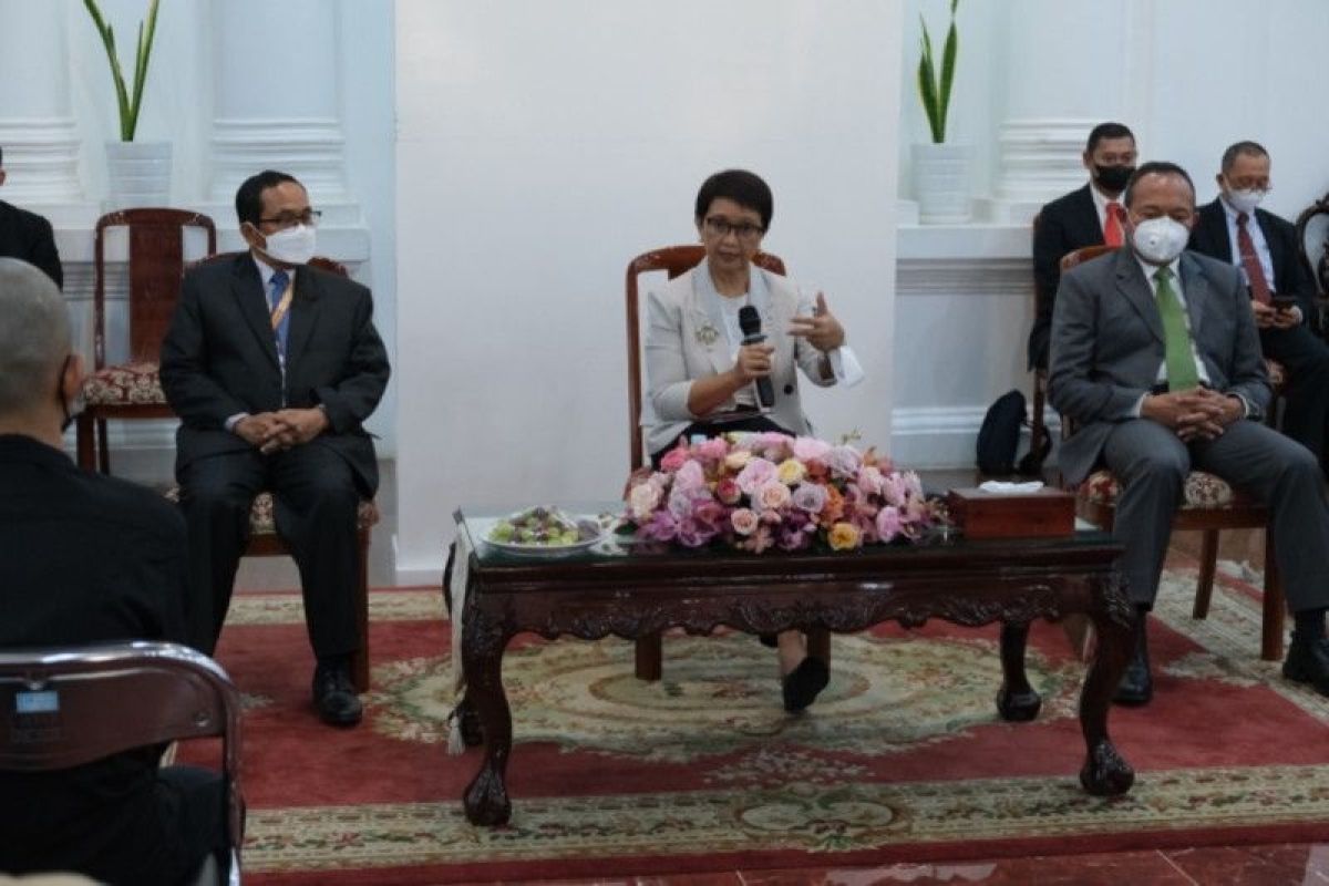 Menlu RI Retno Marsudi bertemu 62 WNI korban penyekapan di Kamboja