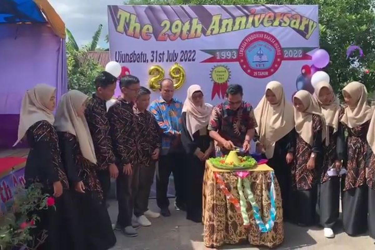 Serunya Anniversary ke-29 VET di Ujungbatu