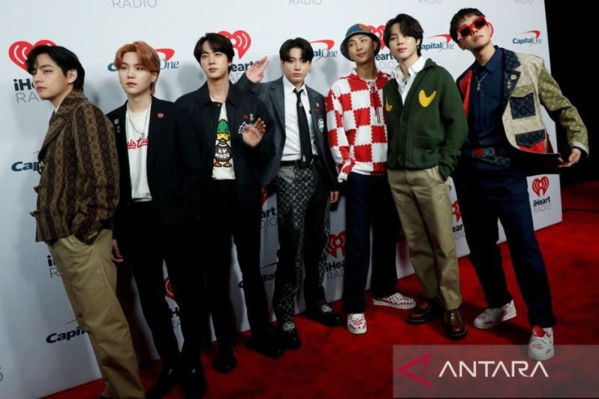 Menhan Korea Selatan: BTS mungkin masih bisa manggung jika wamil