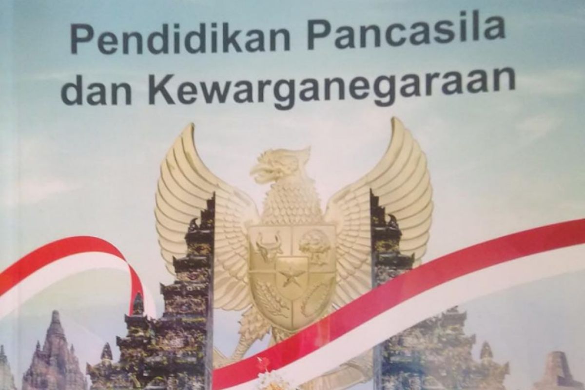 Disdikpora Kudus tunggu instruksi pusat untuk menarik buku PPKn