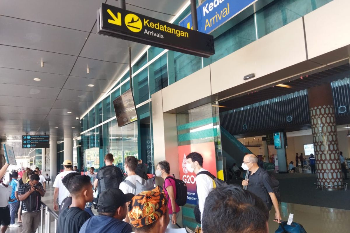 Agen jasa wisata kembali berikan layanan di Bandara Komodo