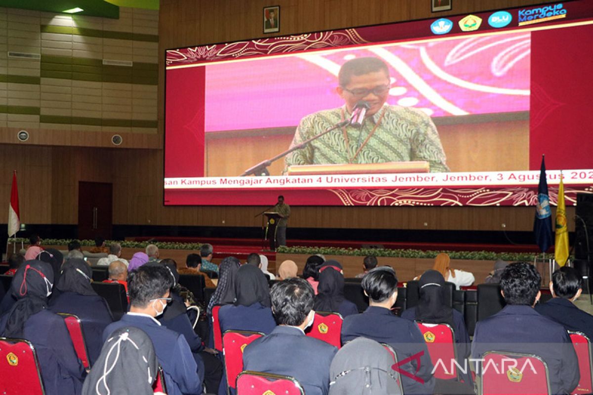 Ratusan mahasiswa Universitas Jember mengajar siswa hingga luar Jawa