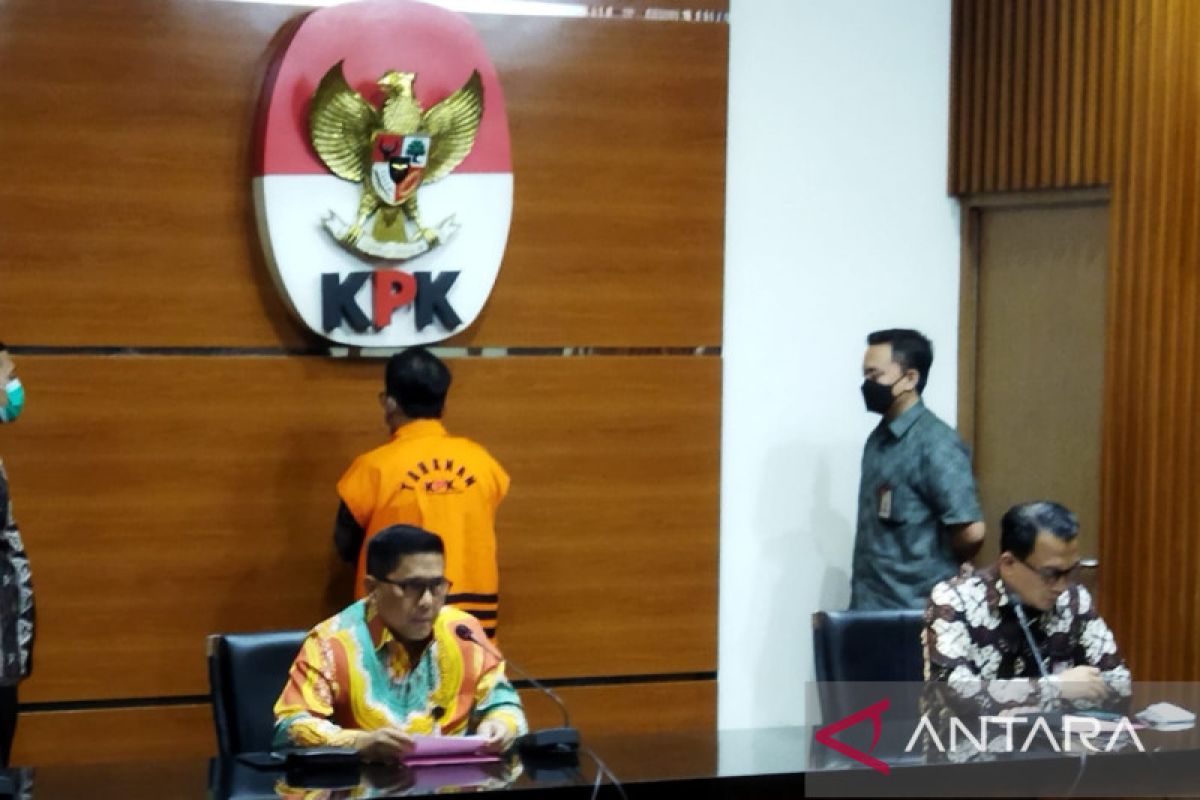 Wakil Ketua DPRD Tulungagung Adib Makarim ditahan KPK