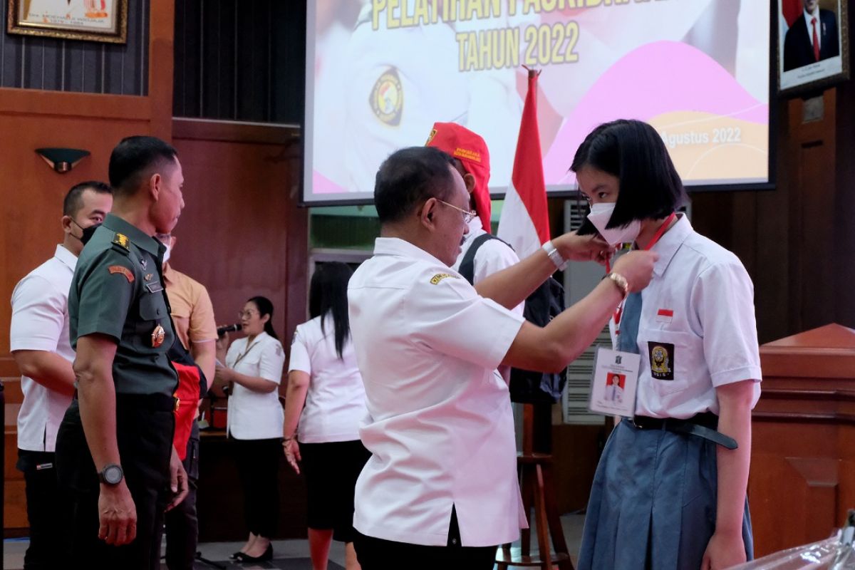 Seratus pelajar SMA di Surabaya terpilih jadi Paskibra 2022