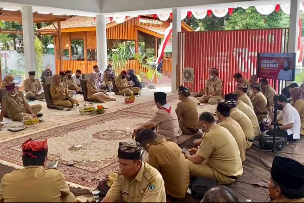 Banyuwangi urai permasalahan desa lewat program Gesah Bareng Kades