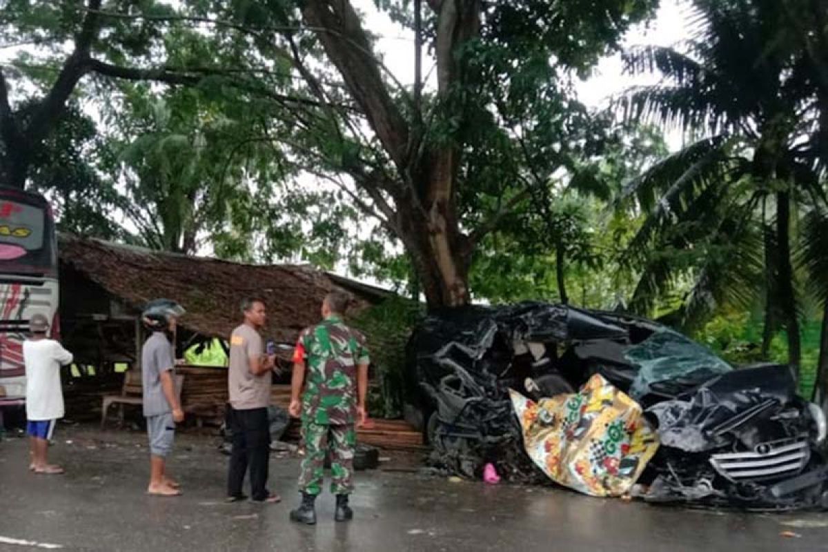 Dua tewas dan enam luka-luka dalam tabrakan bus di Aceh Timur