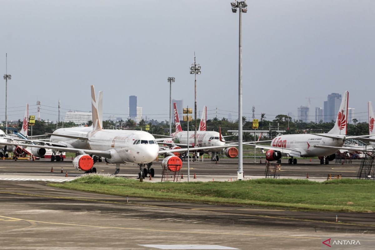 Prabowo urges Cabinet to protect aviation sector amid fare reductions