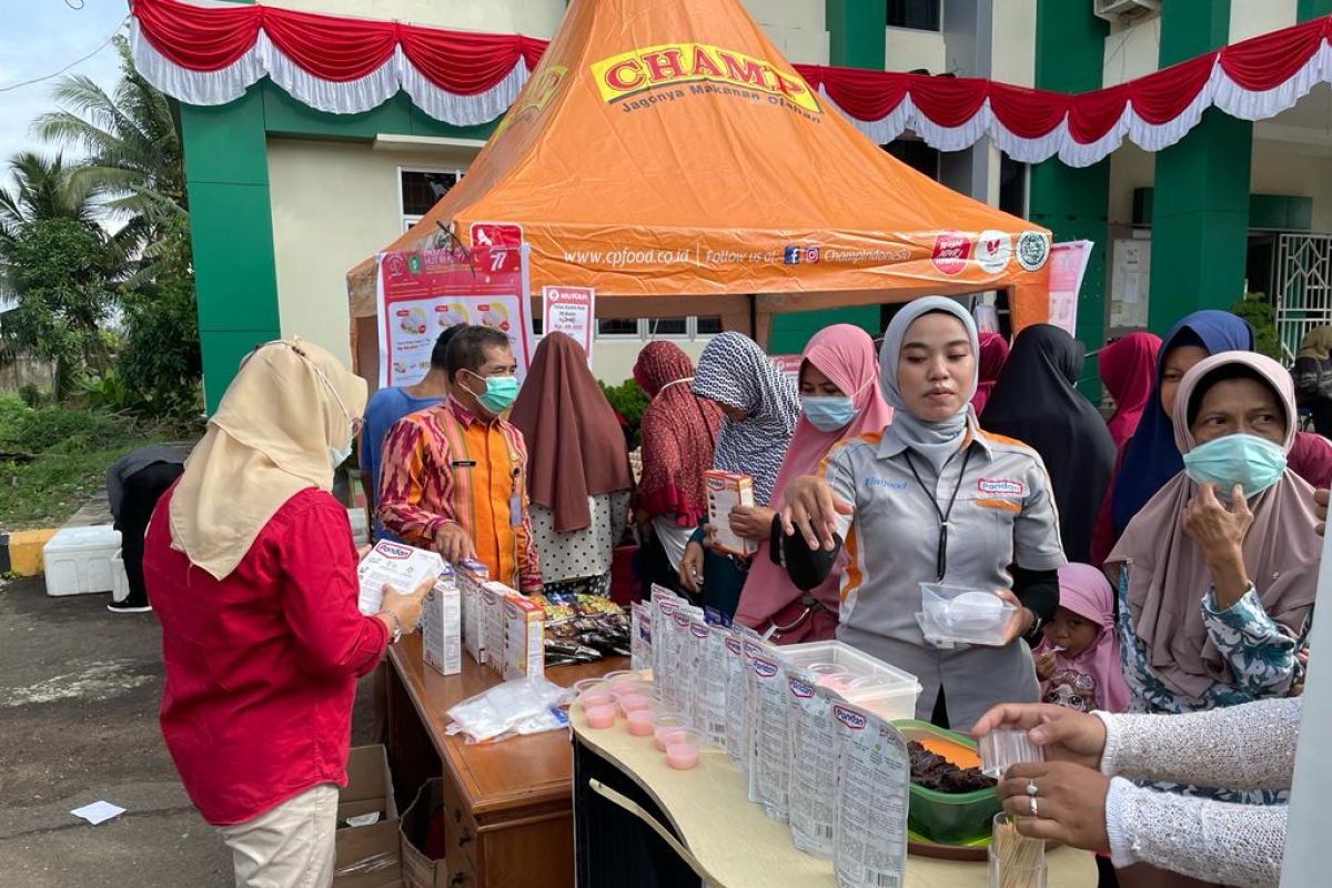 Pemkot Pontianak gandeng perusahaan - distributor gelar pasar murah meriahkan HUT ke-77 RI