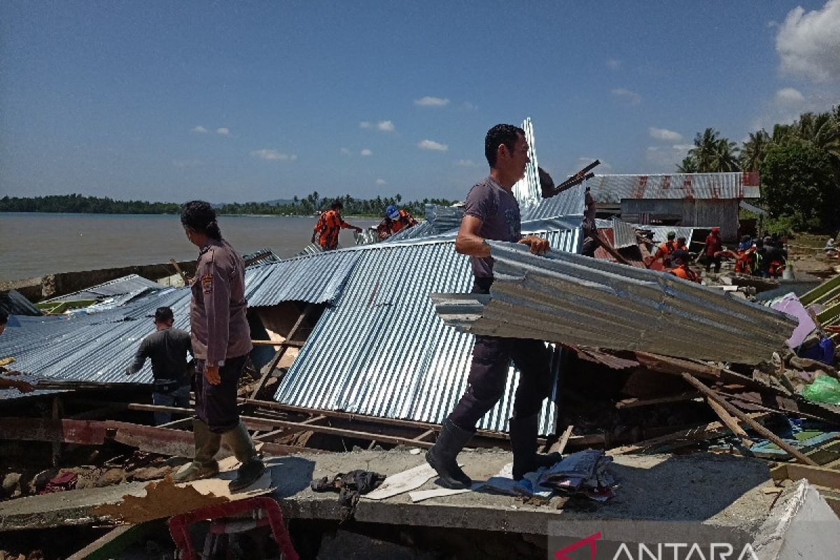 Banjir bandang di Torue menyebabkan 63 rumah rusak