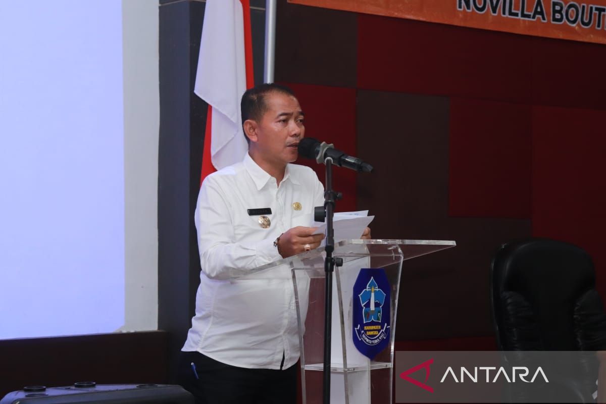 Bupati Bangka Mulkan imbau warganya ikuti program vaksinasi penguat