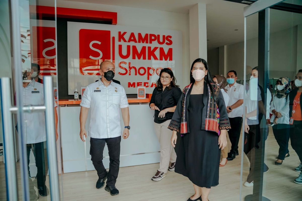 Kahiyang Ayu harapkan kampus UMKM Shopee bantu pemasaran digitalisasi