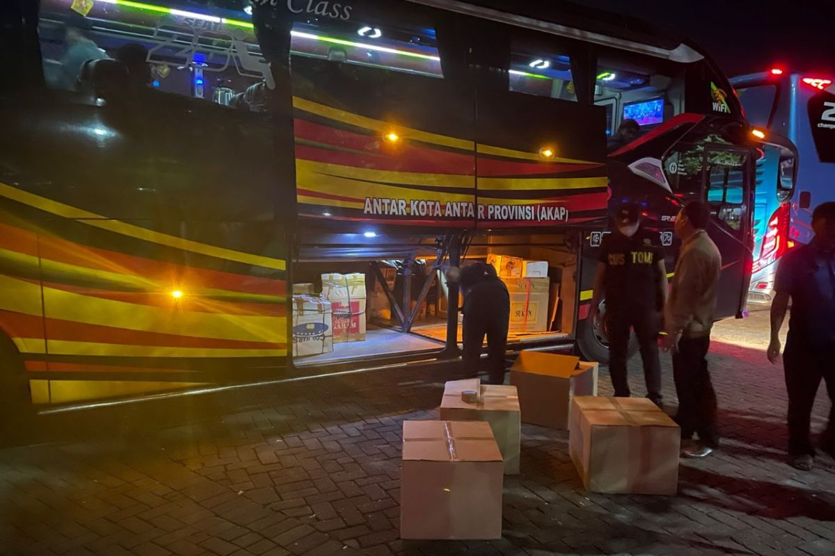 Distribusi puluhan ribu batang rokok ilegal digagalkan