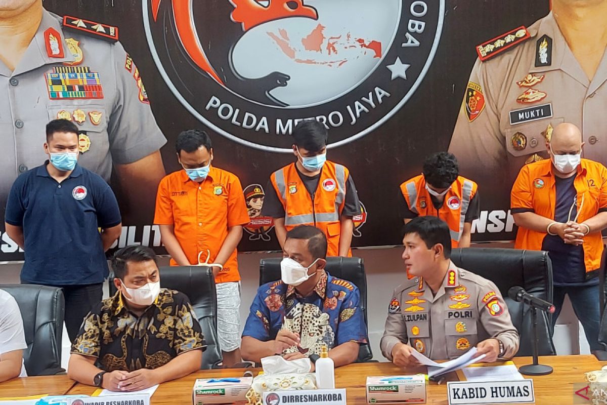 Polisi: Penyelundup biji kokain ke luar negeri gunakan boneka jari