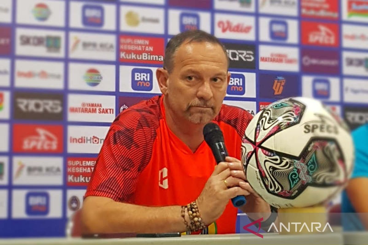 Menunggu tuah Dejan Antonic buat Semen Padang FC di kandang Malut United