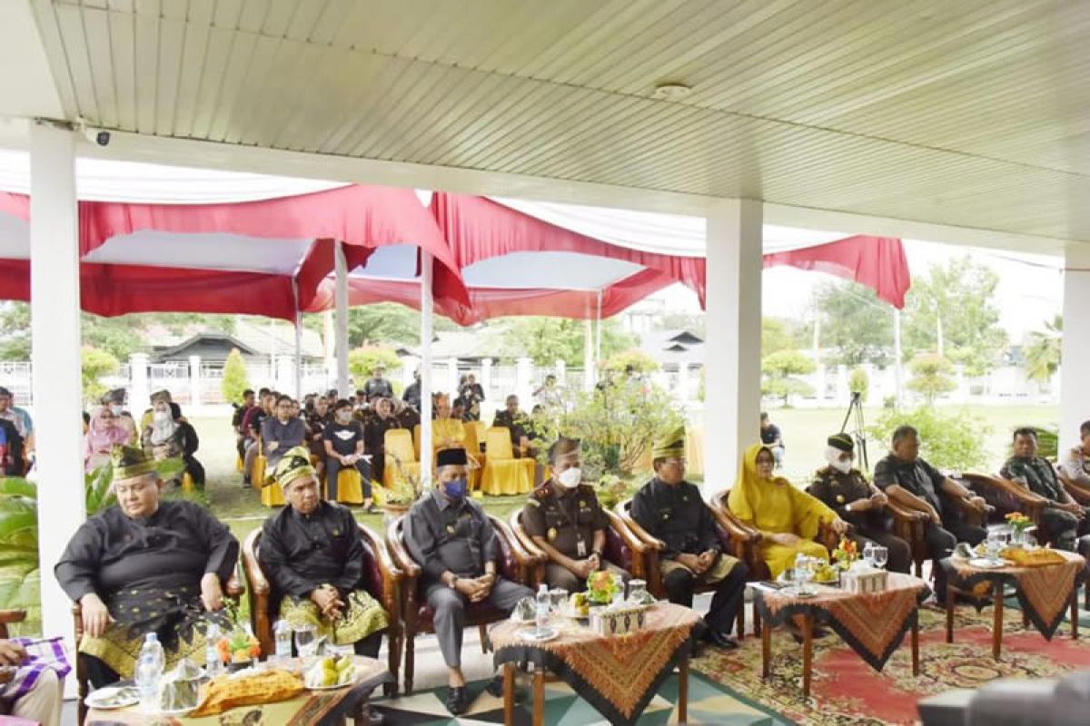 Galeri - Ketua DPRD Indragiri Hilir Dr Ferryandi sambut Kejati Riau Dr Jaja Subagja