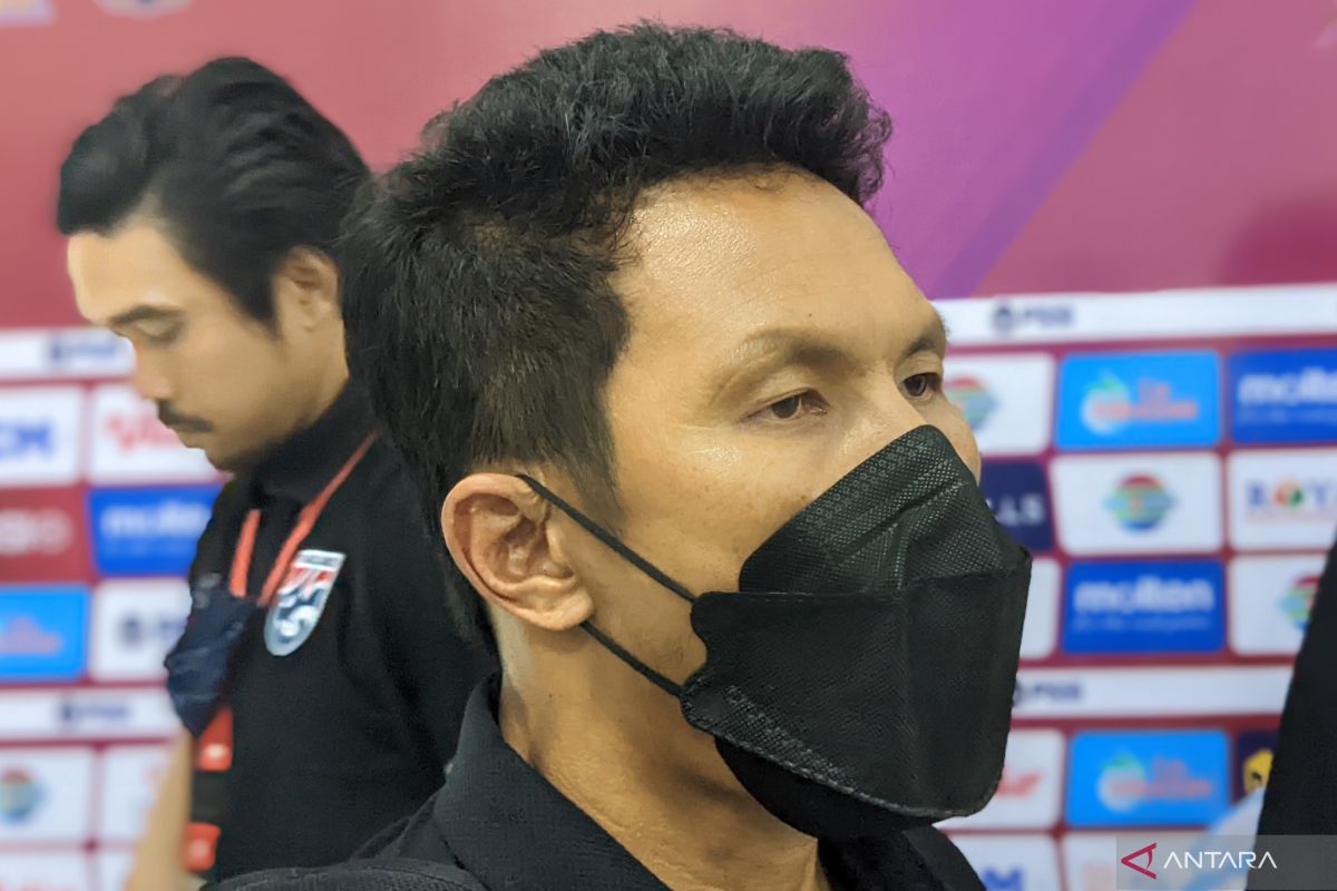 Berbahasa Indonesia dengan Pipob Onmo, pelatih timnas U-16 Thailand