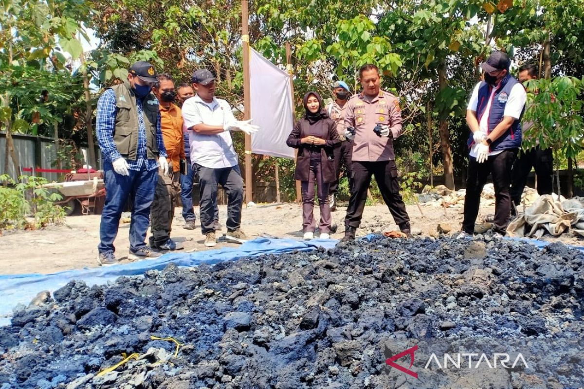 Polresta Bandung ungkap perusahaan timbun limbah B3 secara ilegal