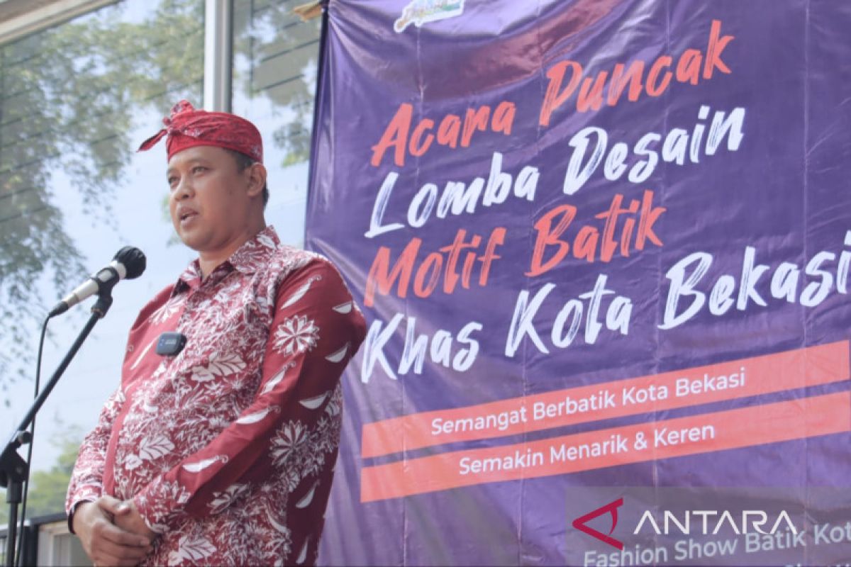 Tri Adhianto apresiasi lomba desain Batik Bekasi