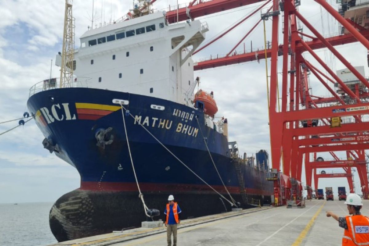 Kapal Feeder   MV Mathu Bhum kembali berlayar setelah 96 hari tertahan
